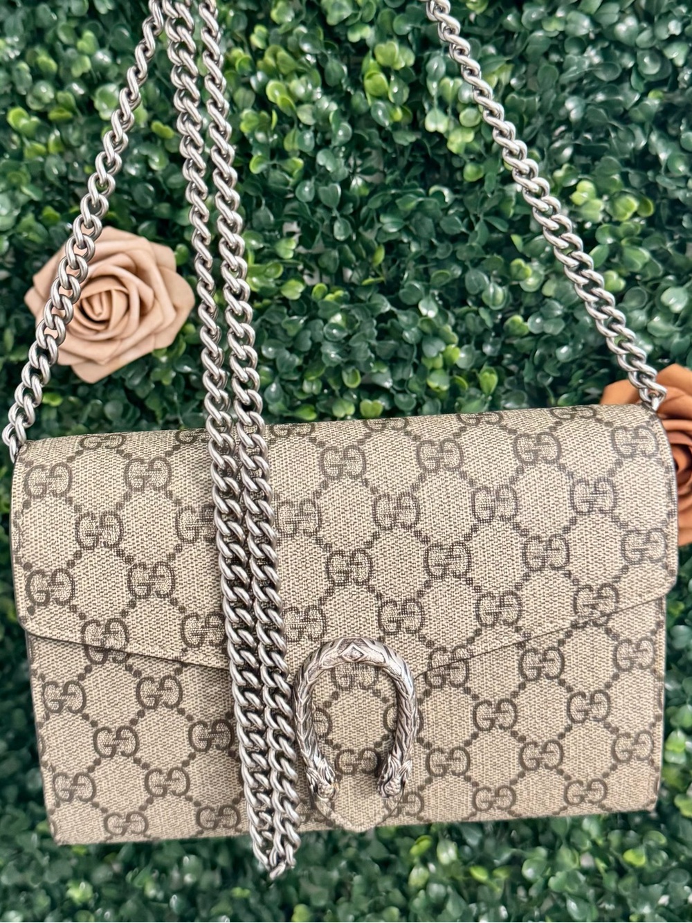 Gucci Beige GG Supreme Dionysus Chain Crossbody Bag with Silver Hardware